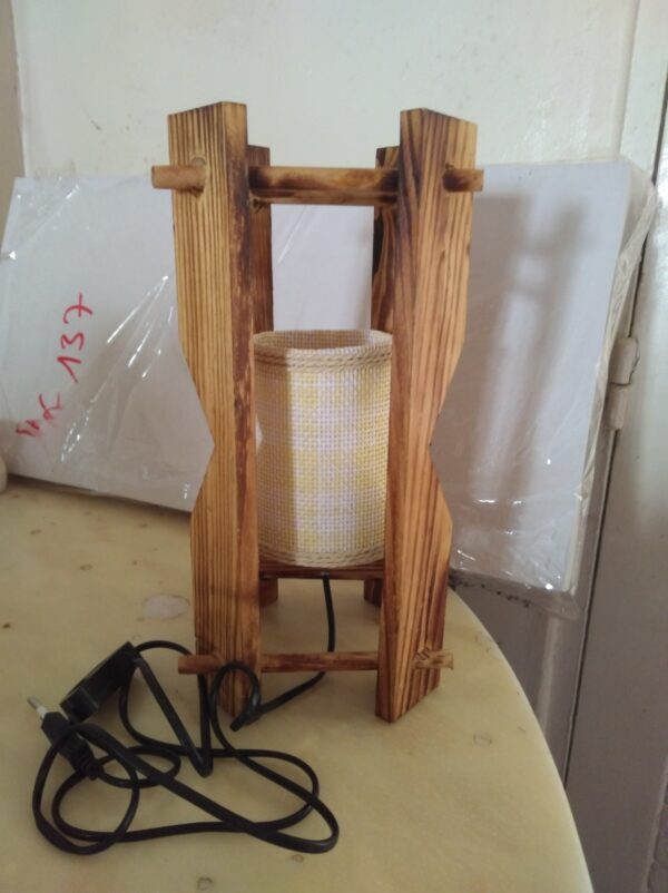 Lampe de table tout en Bois (012)- (2671).