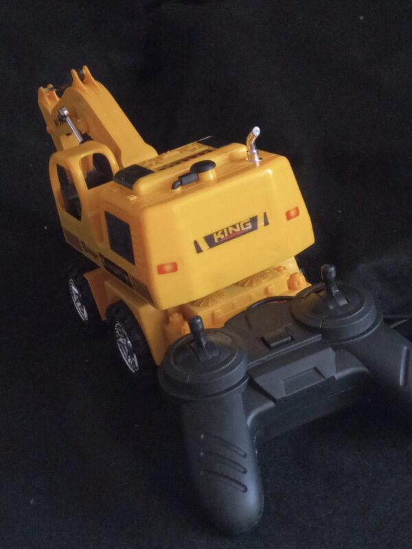(071)  Grue pelleteuse avec telecommande. – Image 3