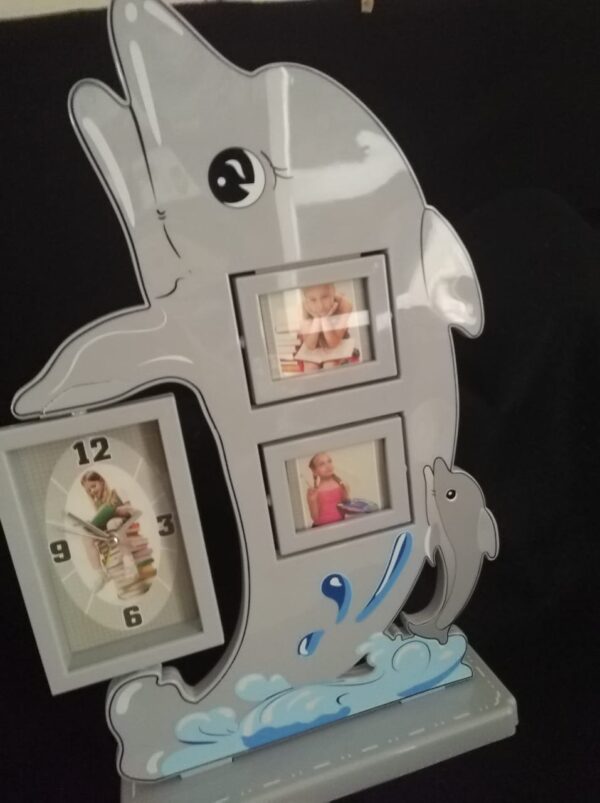 (067) Montre design décor animaux avec cadres photos.